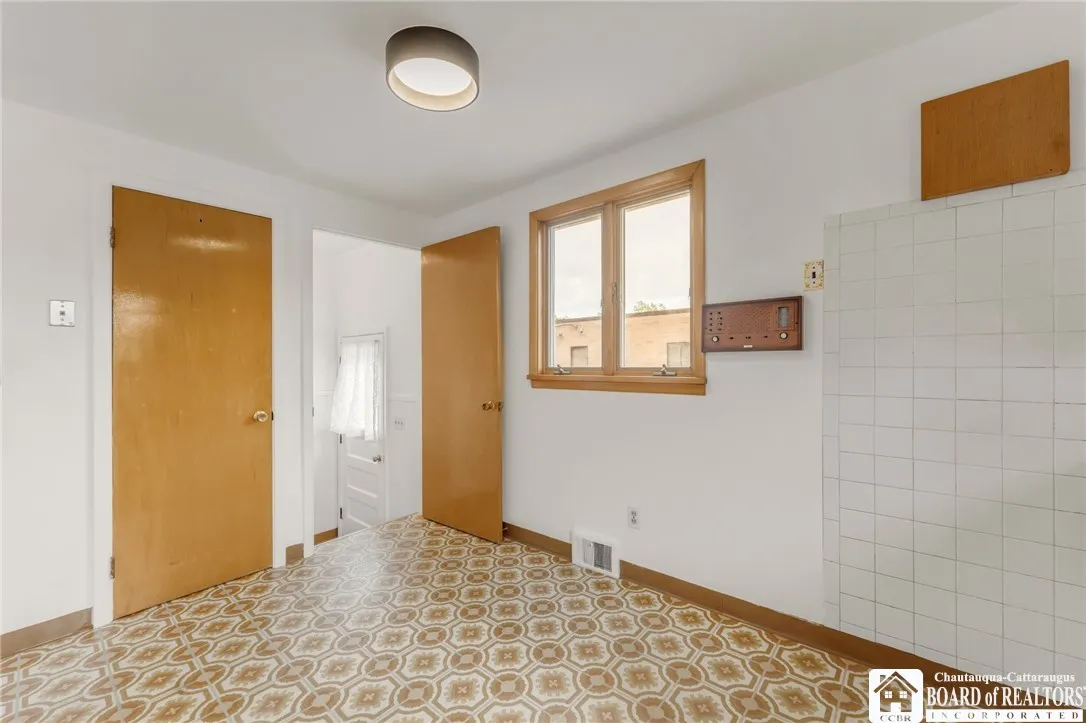 136 Oakview Drive, Tonawanda-town, New York 14150, Tonawanda, New York 14150, 3 Bedrooms Bedrooms, 6 Rooms Rooms,1 BathroomBathrooms,Residential,Closed,136 Oakview Drive, Tonawanda-town, New York 14150,0,R1558193