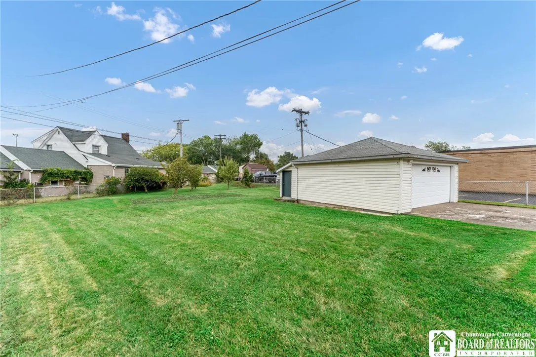 136 Oakview Drive, Tonawanda-town, New York 14150, Tonawanda, New York 14150, 3 Bedrooms Bedrooms, 6 Rooms Rooms,1 BathroomBathrooms,Residential,Closed,136 Oakview Drive, Tonawanda-town, New York 14150,0,R1558193