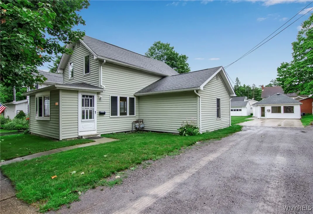 1411 Exchange Street, Alden, New York 14004, Alden, New York 14004, 3 Bedrooms Bedrooms, 7 Rooms Rooms,1 BathroomBathrooms,Residential,Closed,1411 Exchange Street, Alden, New York 14004,0,B1558180
