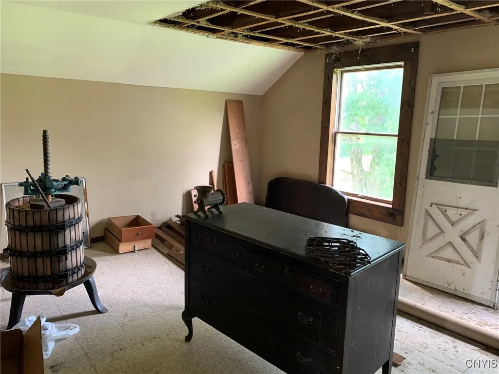 Upstairs Bedroom 2