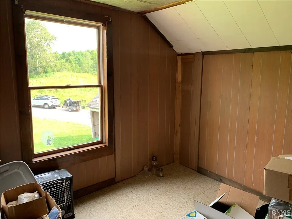 Upstairs Bedroom 1