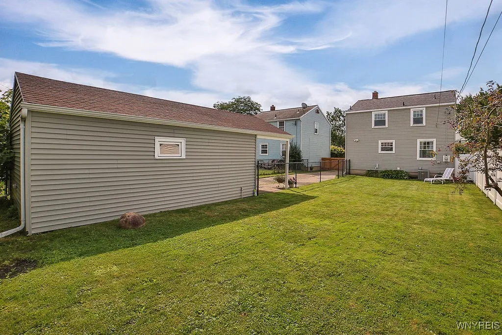 162 Fancher Avenue, Tonawanda-town, New York 14223, Tonawanda, New York 14223, 3 Bedrooms Bedrooms, 6 Rooms Rooms,1 BathroomBathrooms,Residential,Closed,162 Fancher Avenue, Tonawanda-town, New York 14223,0,B1558517