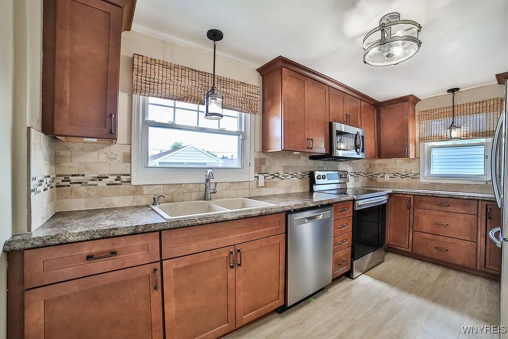 162 Fancher Avenue, Tonawanda-town, New York 14223, Tonawanda, New York 14223, 3 Bedrooms Bedrooms, 6 Rooms Rooms,1 BathroomBathrooms,Residential,Closed,162 Fancher Avenue, Tonawanda-town, New York 14223,0,B1558517