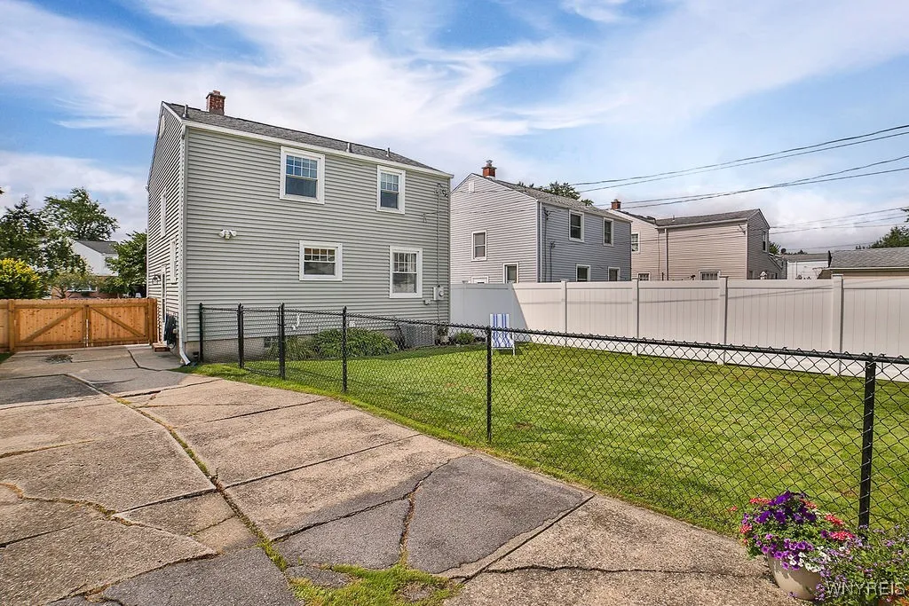 162 Fancher Avenue, Tonawanda-town, New York 14223, Tonawanda, New York 14223, 3 Bedrooms Bedrooms, 6 Rooms Rooms,1 BathroomBathrooms,Residential,Closed,162 Fancher Avenue, Tonawanda-town, New York 14223,0,B1558517