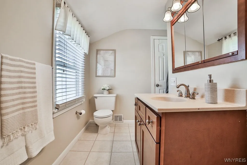 162 Fancher Avenue, Tonawanda-town, New York 14223, Tonawanda, New York 14223, 3 Bedrooms Bedrooms, 6 Rooms Rooms,1 BathroomBathrooms,Residential,Closed,162 Fancher Avenue, Tonawanda-town, New York 14223,0,B1558517