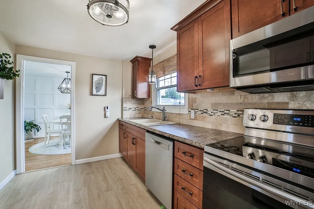 162 Fancher Avenue, Tonawanda-town, New York 14223, Tonawanda, New York 14223, 3 Bedrooms Bedrooms, 6 Rooms Rooms,1 BathroomBathrooms,Residential,Closed,162 Fancher Avenue, Tonawanda-town, New York 14223,0,B1558517