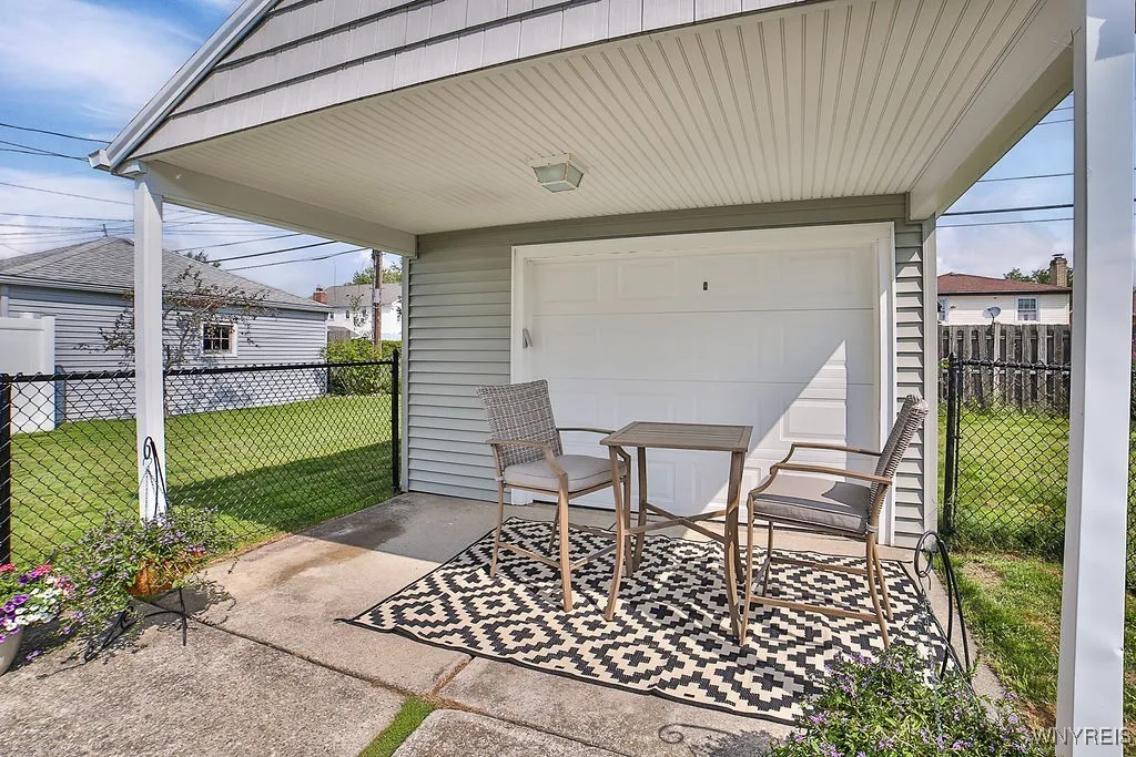 162 Fancher Avenue, Tonawanda-town, New York 14223, Tonawanda, New York 14223, 3 Bedrooms Bedrooms, 6 Rooms Rooms,1 BathroomBathrooms,Residential,Closed,162 Fancher Avenue, Tonawanda-town, New York 14223,0,B1558517