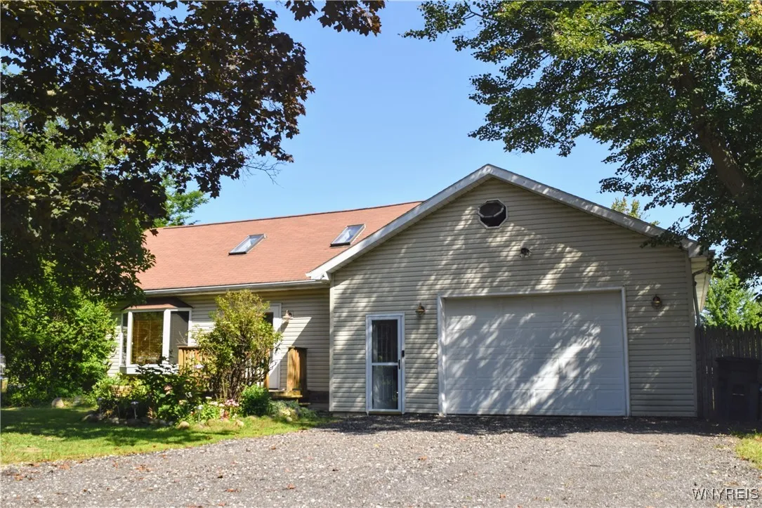 4080 Buffalo Avenue, Hamburg, New York 14219, Hamburg, New York 14219, 3 Bedrooms Bedrooms, 11 Rooms Rooms,2 BathroomsBathrooms,Residential,Closed,4080 Buffalo Avenue, Hamburg, New York 14219,0,B1559181