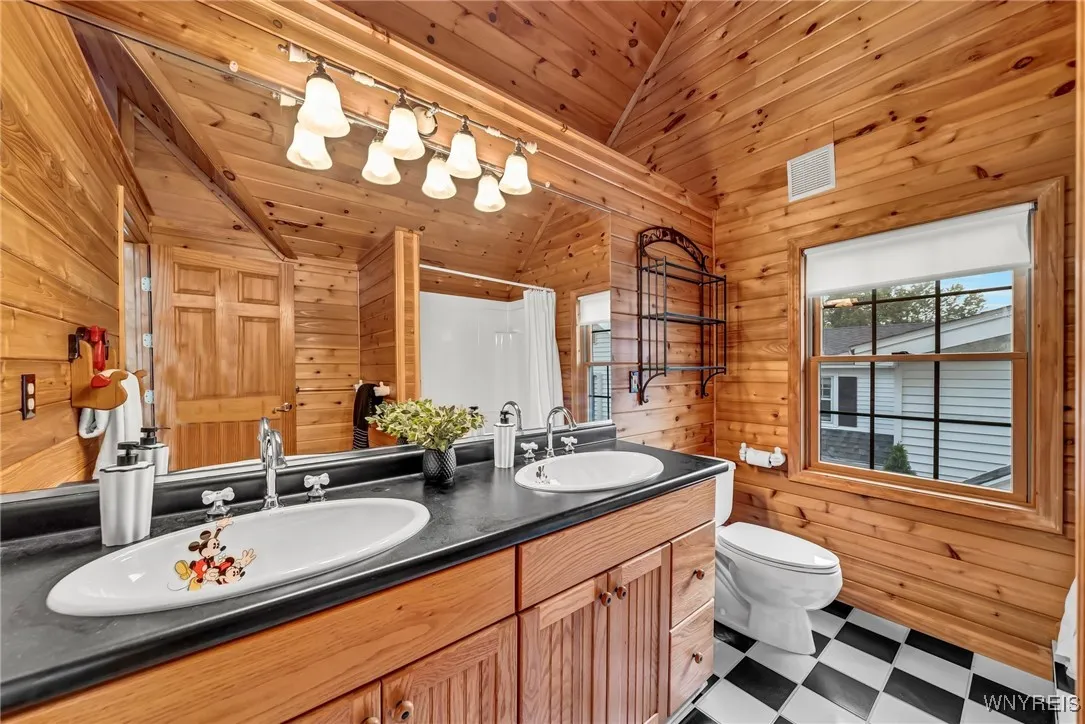 2330 Beachwood Drive, Hamburg, New York 14085, Hamburg, New York 14085, 3 Bedrooms Bedrooms, 7 Rooms Rooms,2 BathroomsBathrooms,Residential,Closed,2330 Beachwood Drive, Hamburg, New York 14085,0,B1557983