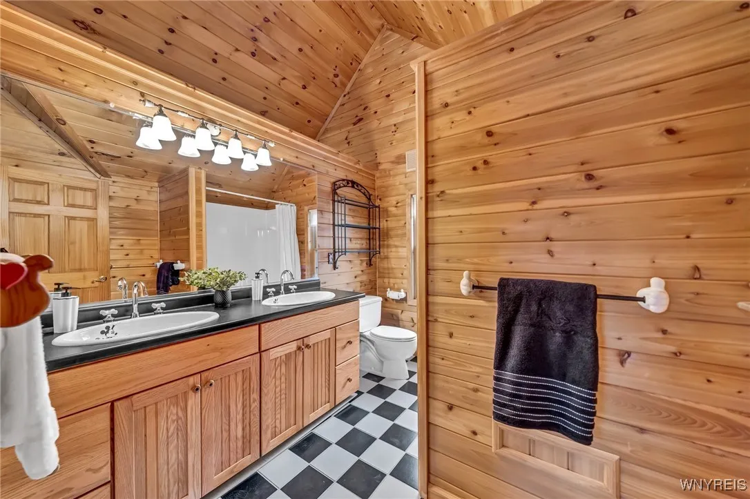 2330 Beachwood Drive, Hamburg, New York 14085, Hamburg, New York 14085, 3 Bedrooms Bedrooms, 7 Rooms Rooms,2 BathroomsBathrooms,Residential,Closed,2330 Beachwood Drive, Hamburg, New York 14085,0,B1557983