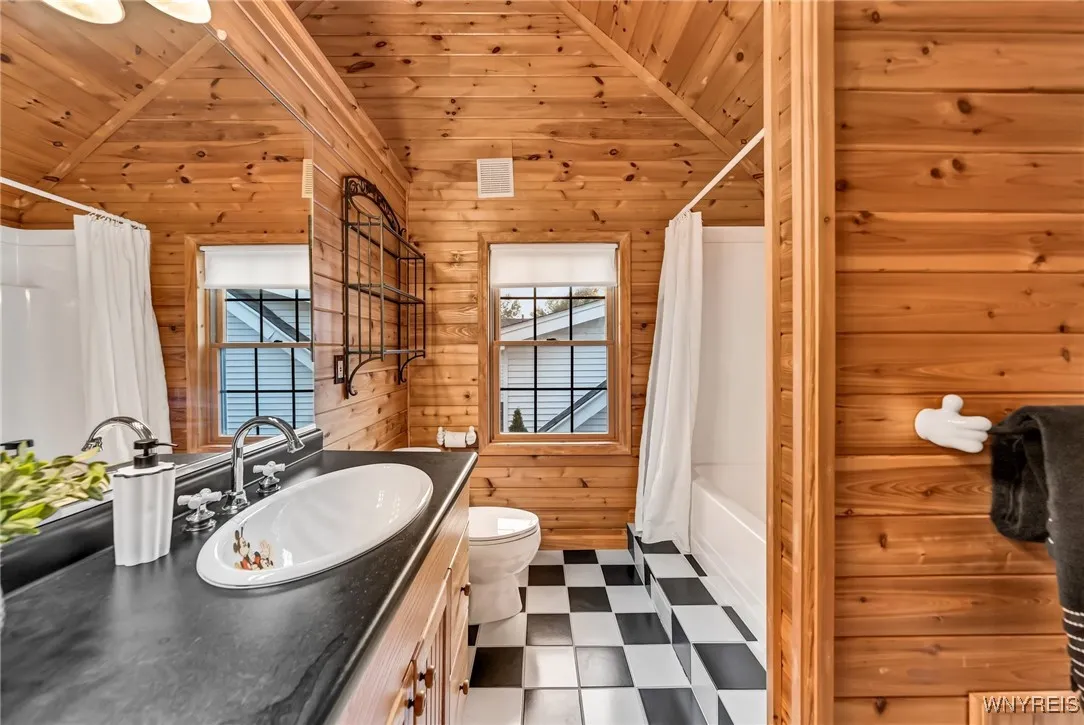 2330 Beachwood Drive, Hamburg, New York 14085, Hamburg, New York 14085, 3 Bedrooms Bedrooms, 7 Rooms Rooms,2 BathroomsBathrooms,Residential,Closed,2330 Beachwood Drive, Hamburg, New York 14085,0,B1557983