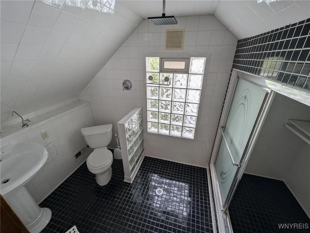 75 Main Street, West Seneca, New York 14224, West Seneca, New York 14224, 3 Bedrooms Bedrooms, 8 Rooms Rooms,2 BathroomsBathrooms,Residential,Closed,75 Main Street, West Seneca, New York 14224,0,B1558465