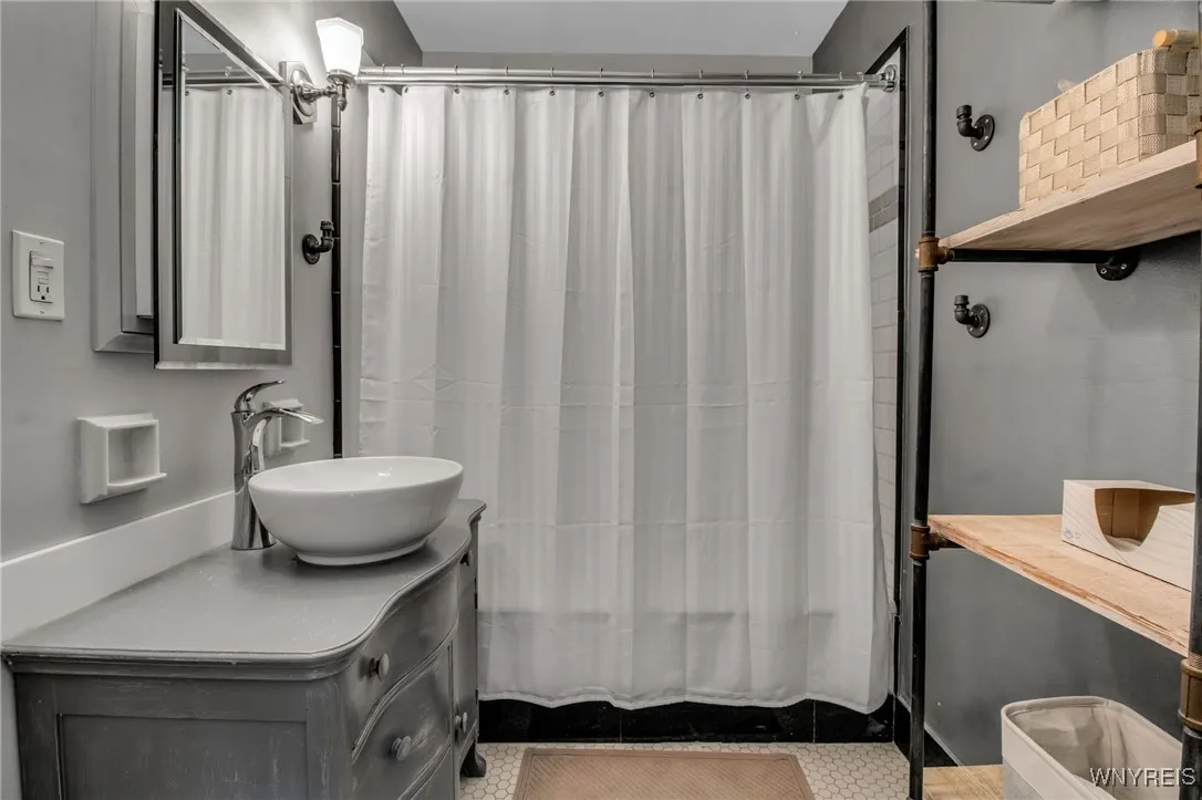800 West Ferry Street 3aa, Buffalo, New York 14222, Buffalo, New York 14222, 1 Bedroom Bedrooms, 4 Rooms Rooms,1 BathroomBathrooms,Residential,Closed,800 West Ferry Street 3aa, Buffalo, New York 14222,0,B1559188