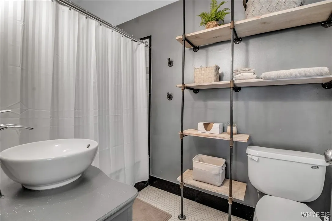 800 West Ferry Street 3aa, Buffalo, New York 14222, Buffalo, New York 14222, 1 Bedroom Bedrooms, 4 Rooms Rooms,1 BathroomBathrooms,Residential,Closed,800 West Ferry Street 3aa, Buffalo, New York 14222,0,B1559188