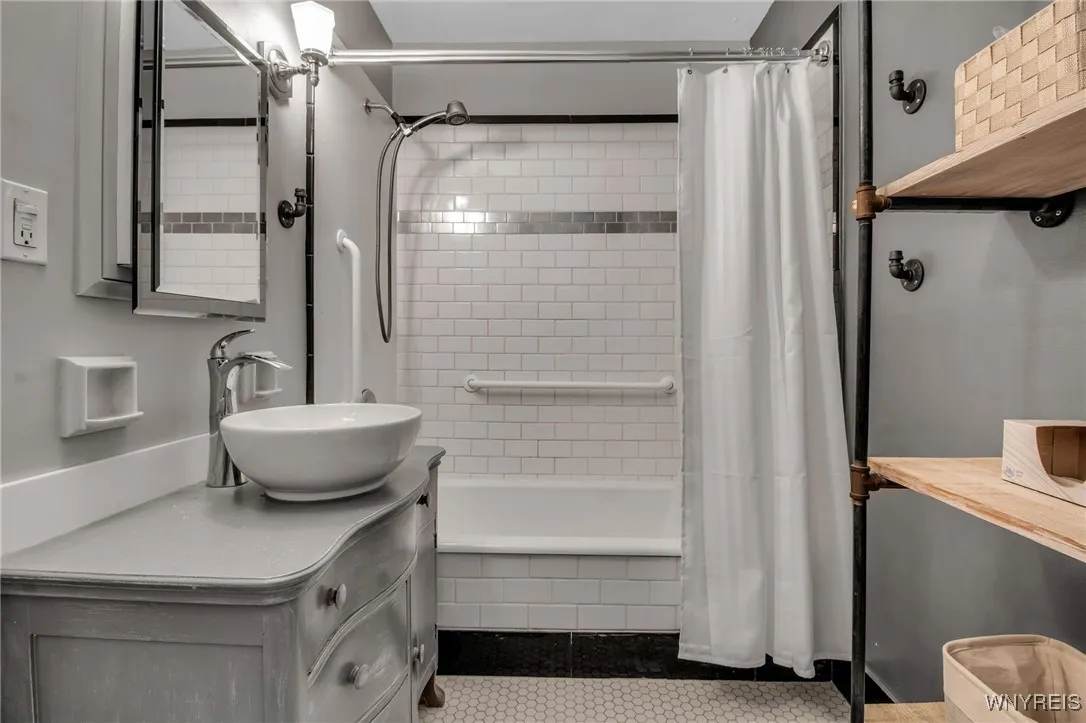 800 West Ferry Street 3aa, Buffalo, New York 14222, Buffalo, New York 14222, 1 Bedroom Bedrooms, 4 Rooms Rooms,1 BathroomBathrooms,Residential,Closed,800 West Ferry Street 3aa, Buffalo, New York 14222,0,B1559188