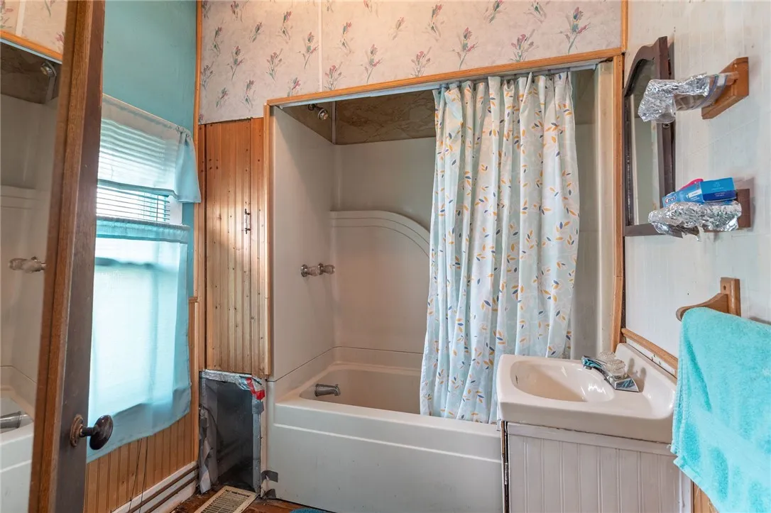 1793 County Highway 9, Davenport, New York 12197, Davenport, New York 12197, 4 Bedrooms Bedrooms, 9 Rooms Rooms,1 BathroomBathrooms,Residential,Closed,1793 County Highway 9, Davenport, New York 12197,0,R1559519