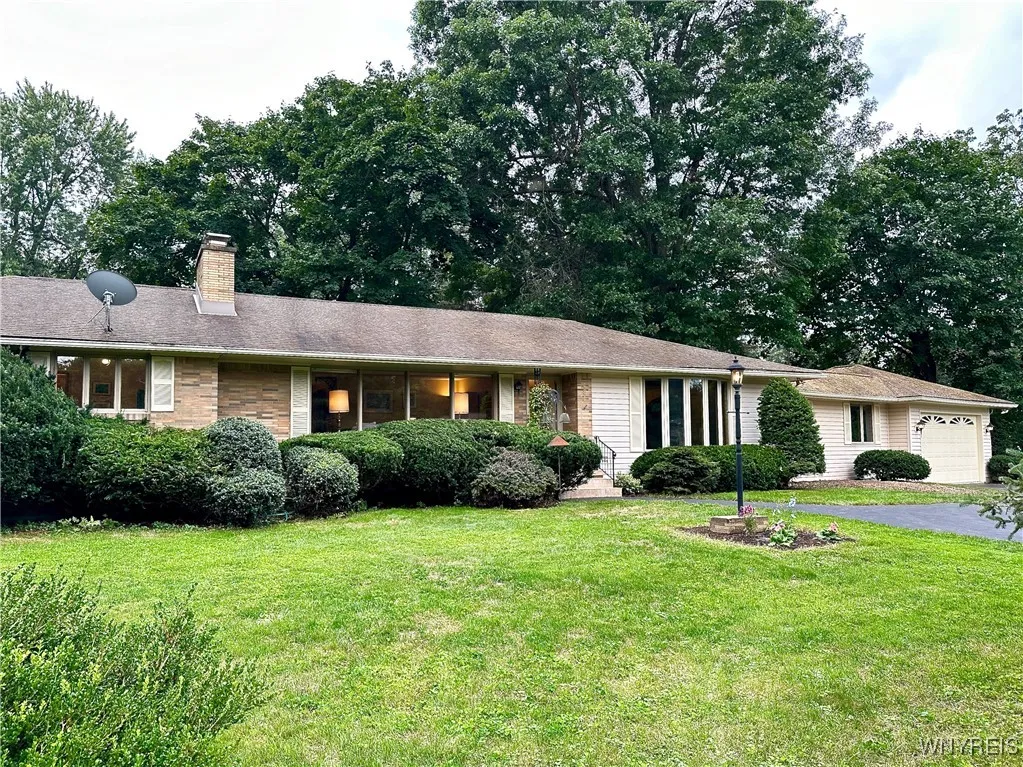 484 Creekside Drive, Alden, New York 14004, Alden, New York 14004, 3 Bedrooms Bedrooms, 7 Rooms Rooms,1 BathroomBathrooms,Residential,Closed,484 Creekside Drive, Alden, New York 14004,0,B1559678