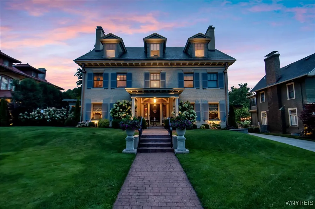 36 Lincoln Parkway, Buffalo, New York 14222, Buffalo, New York 14222, 4 Bedrooms Bedrooms, 15 Rooms Rooms,4 BathroomsBathrooms,Residential,Closed,36 Lincoln Parkway, Buffalo, New York 14222,0,B1559828