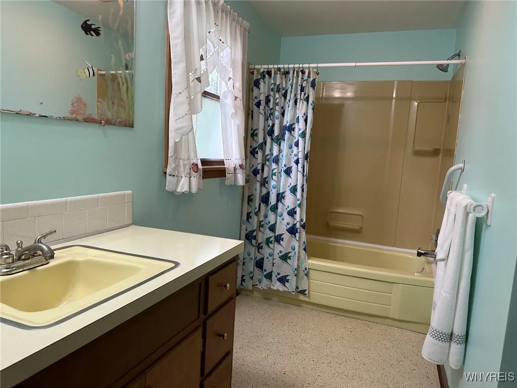 30 Puritan Place, Orchard Park, New York 14127, Orchard Park, New York 14127, 4 Bedrooms Bedrooms, 7 Rooms Rooms,1 BathroomBathrooms,Residential,Closed,30 Puritan Place, Orchard Park, New York 14127,0,B1560078
