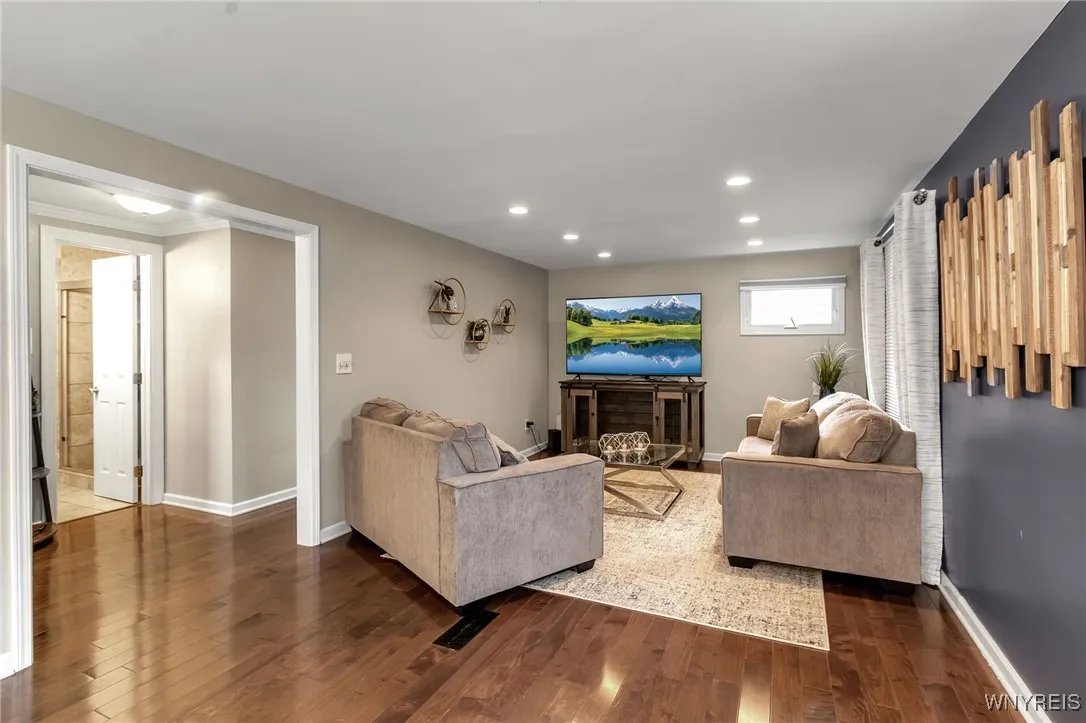 867 Parkhurst Boulevard, Tonawanda-town, New York, Tonawanda, New York 14150, 3 Bedrooms Bedrooms, 7 Rooms Rooms,2 BathroomsBathrooms,Residential,Closed,867 Parkhurst Boulevard, Tonawanda-town, New York ,0,B1559812
