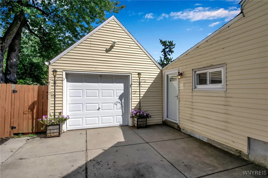 867 Parkhurst Boulevard, Tonawanda-town, New York, Tonawanda, New York 14150, 3 Bedrooms Bedrooms, 7 Rooms Rooms,2 BathroomsBathrooms,Residential,Closed,867 Parkhurst Boulevard, Tonawanda-town, New York ,0,B1559812