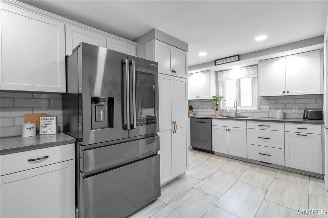 867 Parkhurst Boulevard, Tonawanda-town, New York, Tonawanda, New York 14150, 3 Bedrooms Bedrooms, 7 Rooms Rooms,2 BathroomsBathrooms,Residential,Closed,867 Parkhurst Boulevard, Tonawanda-town, New York ,0,B1559812