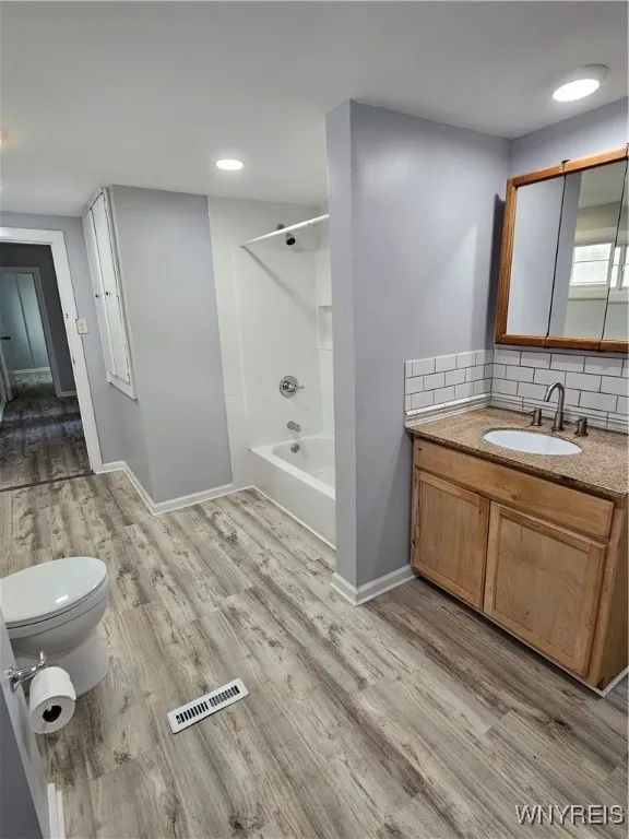 130 Bird Avenue, Buffalo, New York 14213, Buffalo, New York 14213, 5 Bedrooms Bedrooms, 8 Rooms Rooms,1 BathroomBathrooms,Residential,Closed,130 Bird Avenue, Buffalo, New York 14213,0,B1559333