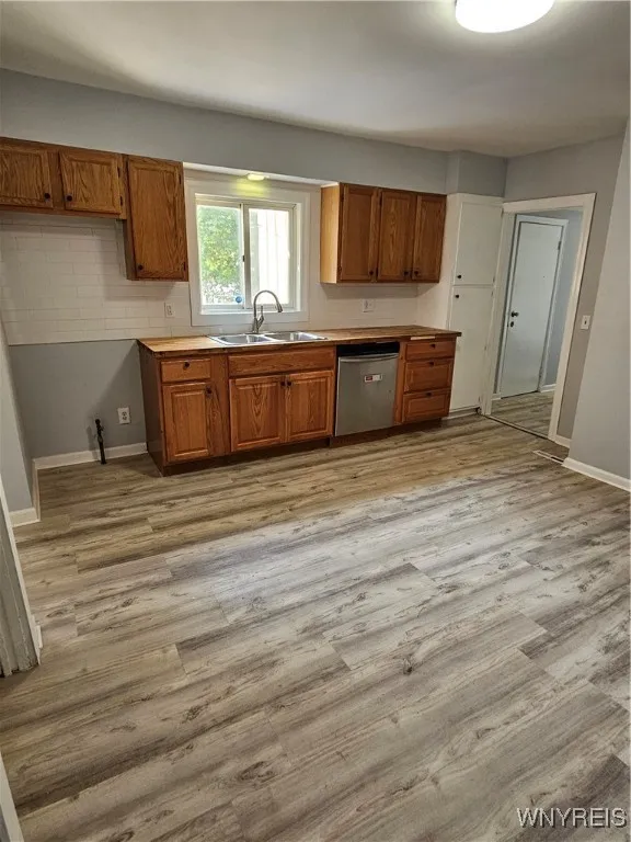 130 Bird Avenue, Buffalo, New York 14213, Buffalo, New York 14213, 5 Bedrooms Bedrooms, 8 Rooms Rooms,1 BathroomBathrooms,Residential,Closed,130 Bird Avenue, Buffalo, New York 14213,0,B1559333