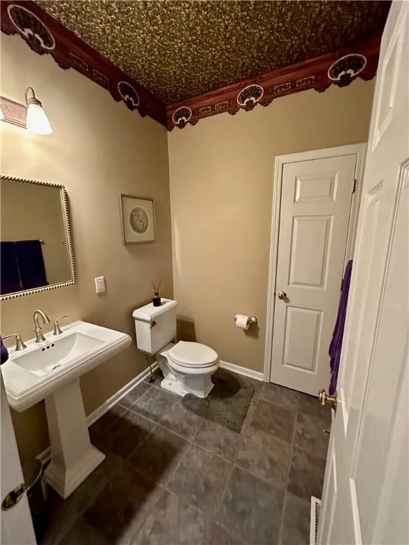 60 Sawgrass Court, Hamburg, New York 14075, Hamburg, New York 14075, 3 Bedrooms Bedrooms, 7 Rooms Rooms,3 BathroomsBathrooms,Residential,Closed,60 Sawgrass Court, Hamburg, New York 14075,0,R1560341
