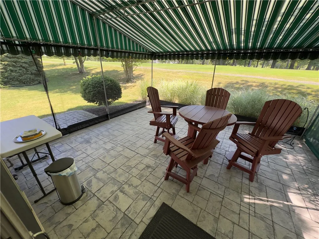 60 Sawgrass Court, Hamburg, New York 14075, Hamburg, New York 14075, 3 Bedrooms Bedrooms, 7 Rooms Rooms,3 BathroomsBathrooms,Residential,Closed,60 Sawgrass Court, Hamburg, New York 14075,0,R1560341