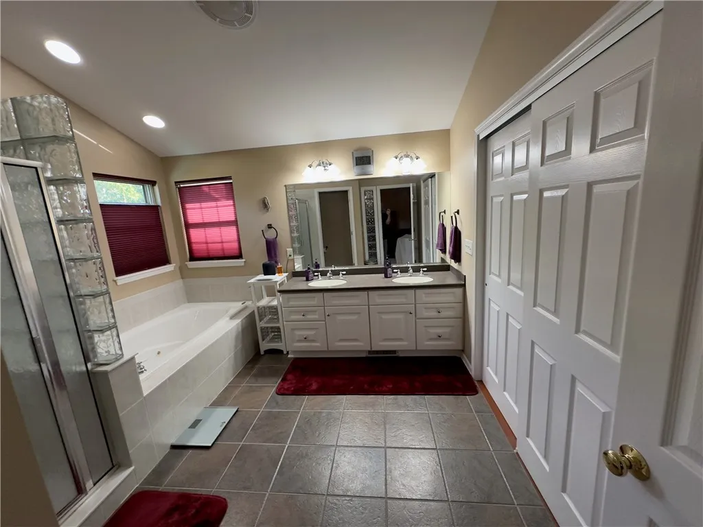 60 Sawgrass Court, Hamburg, New York 14075, Hamburg, New York 14075, 3 Bedrooms Bedrooms, 7 Rooms Rooms,3 BathroomsBathrooms,Residential,Closed,60 Sawgrass Court, Hamburg, New York 14075,0,R1560341