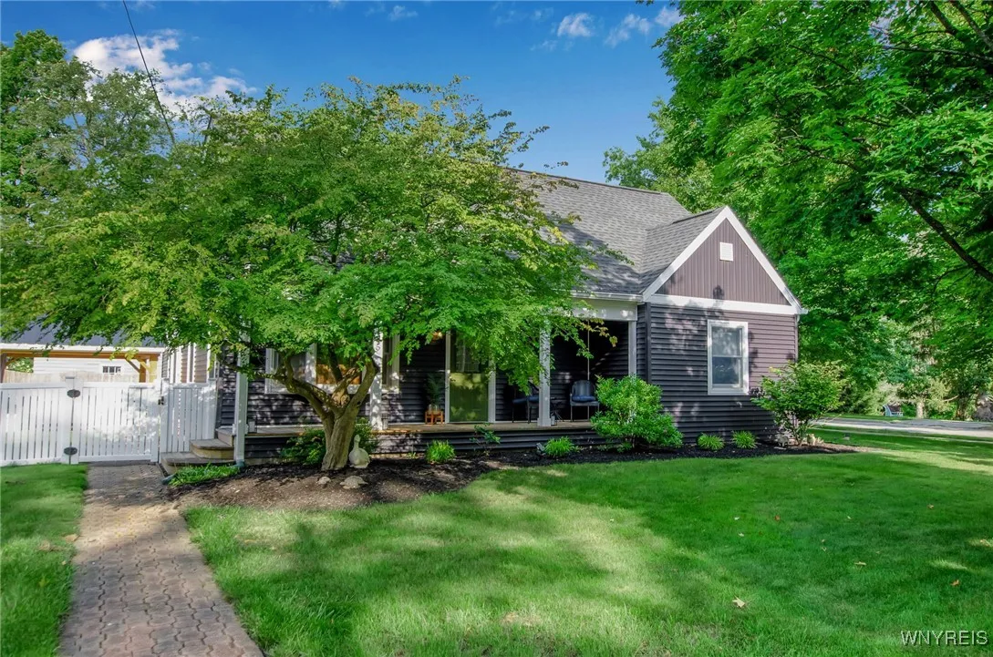185 Green Street, Aurora, New York 14052, Aurora, New York 14052, 3 Bedrooms Bedrooms, 7 Rooms Rooms,2 BathroomsBathrooms,Residential,Closed,185 Green Street, Aurora, New York 14052,0,B1560272