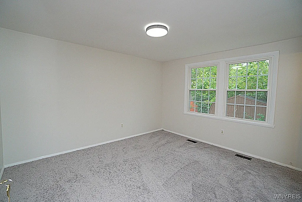 4031 Towers Place, Hamburg, New York 14075, Hamburg, New York 14075, 3 Bedrooms Bedrooms, 10 Rooms Rooms,2 BathroomsBathrooms,Residential,Closed,4031 Towers Place, Hamburg, New York 14075,0,B1560416