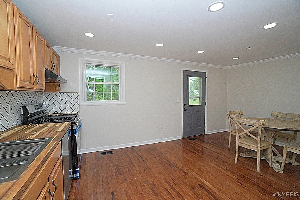 4031 Towers Place, Hamburg, New York 14075, Hamburg, New York 14075, 3 Bedrooms Bedrooms, 10 Rooms Rooms,2 BathroomsBathrooms,Residential,Closed,4031 Towers Place, Hamburg, New York 14075,0,B1560416