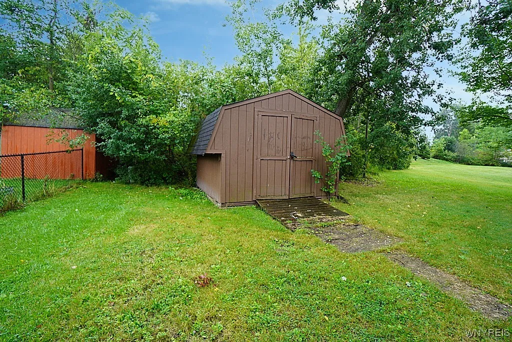 4031 Towers Place, Hamburg, New York 14075, Hamburg, New York 14075, 3 Bedrooms Bedrooms, 10 Rooms Rooms,2 BathroomsBathrooms,Residential,Closed,4031 Towers Place, Hamburg, New York 14075,0,B1560416
