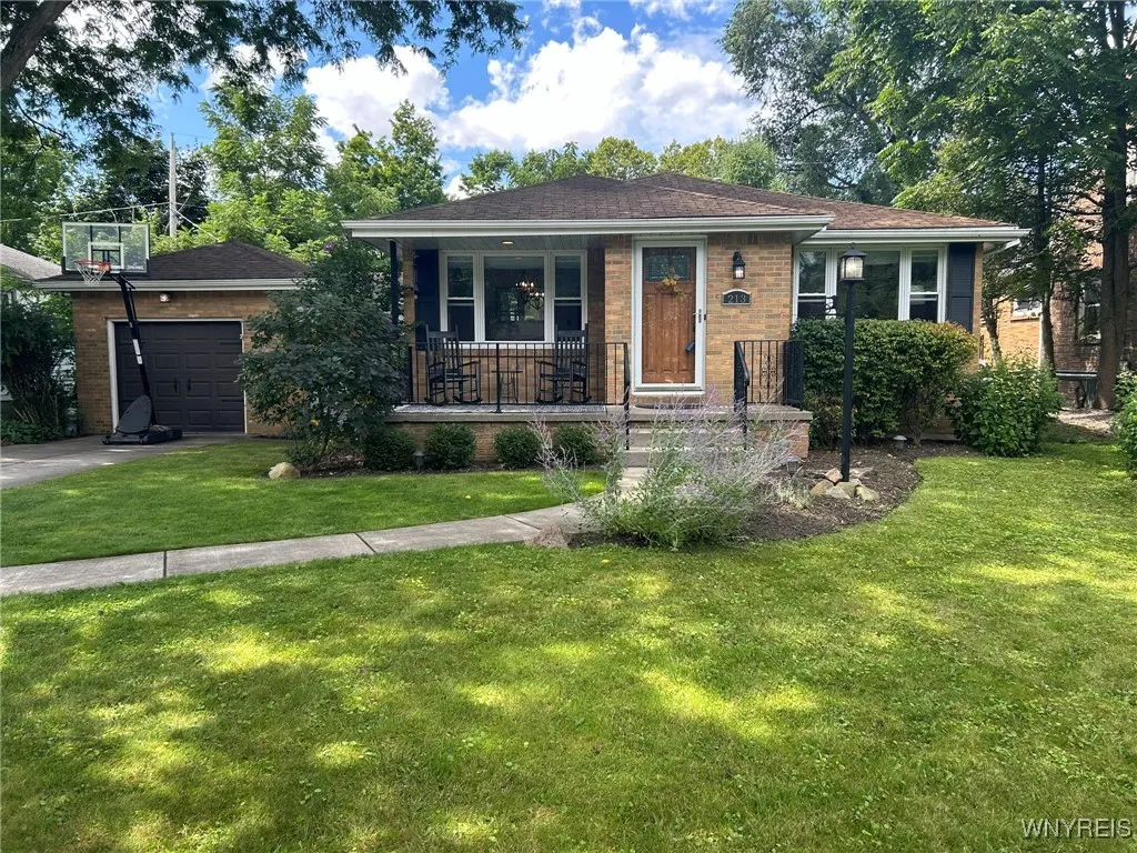 213 Monroe Drive, Amherst, New York 14221, Amherst, New York 14221, 3 Bedrooms Bedrooms, 8 Rooms Rooms,2 BathroomsBathrooms,Residential,Closed,213 Monroe Drive, Amherst, New York 14221,0,B1560413