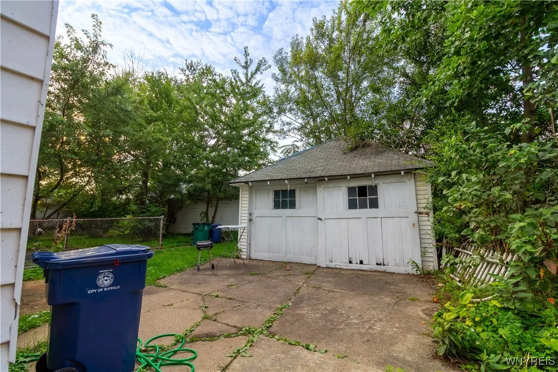 128 Crowley Avenue, Buffalo, New York 14207, Buffalo, New York 14207, 4 Bedrooms Bedrooms, ,2 BathroomsBathrooms,Residential,Closed,128 Crowley Avenue, Buffalo, New York 14207,0,B1560616