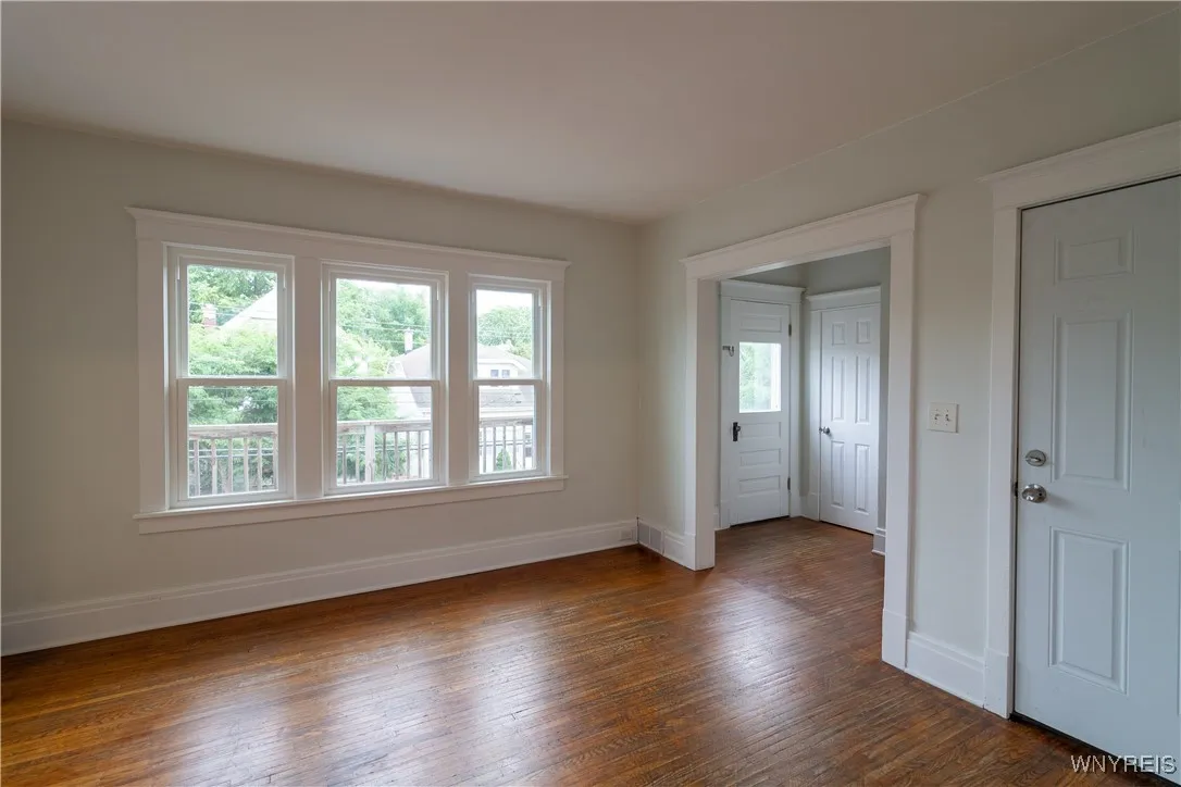 128 Crowley Avenue, Buffalo, New York 14207, Buffalo, New York 14207, 4 Bedrooms Bedrooms, ,2 BathroomsBathrooms,Residential,Closed,128 Crowley Avenue, Buffalo, New York 14207,0,B1560616