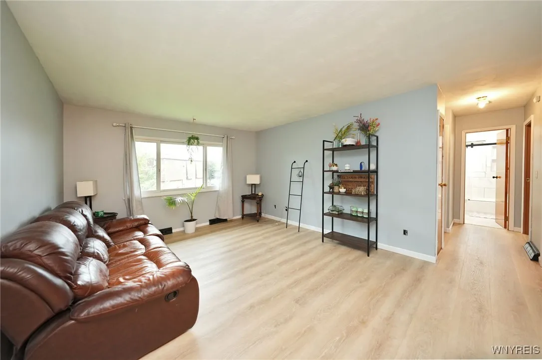 3846 Lynn Drive, Hamburg, New York 14127, Hamburg, New York 14127, 3 Bedrooms Bedrooms, 8 Rooms Rooms,1 BathroomBathrooms,Residential,Closed,3846 Lynn Drive, Hamburg, New York 14127,0,B1560467