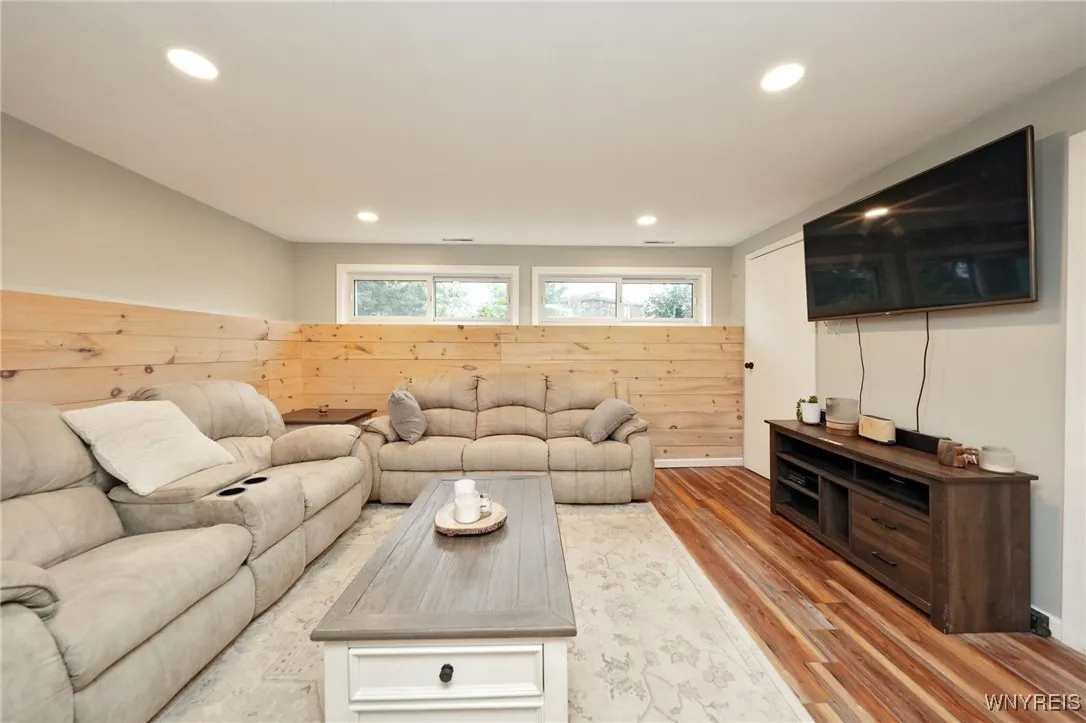 3846 Lynn Drive, Hamburg, New York 14127, Hamburg, New York 14127, 3 Bedrooms Bedrooms, 8 Rooms Rooms,1 BathroomBathrooms,Residential,Closed,3846 Lynn Drive, Hamburg, New York 14127,0,B1560467
