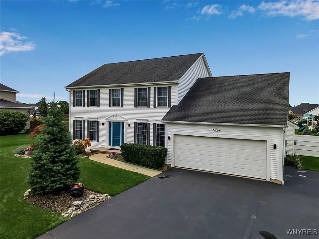 9297 Via Cimato Drive, Clarence, New York 14032, Clarence, New York 14032, 4 Bedrooms Bedrooms, 8 Rooms Rooms,2 BathroomsBathrooms,Residential,Closed,9297 Via Cimato Drive, Clarence, New York 14032,0,B1560612