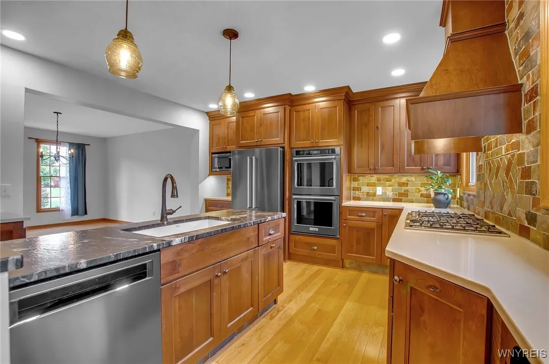 9297 Via Cimato Drive, Clarence, New York 14032, Clarence, New York 14032, 4 Bedrooms Bedrooms, 8 Rooms Rooms,2 BathroomsBathrooms,Residential,Closed,9297 Via Cimato Drive, Clarence, New York 14032,0,B1560612
