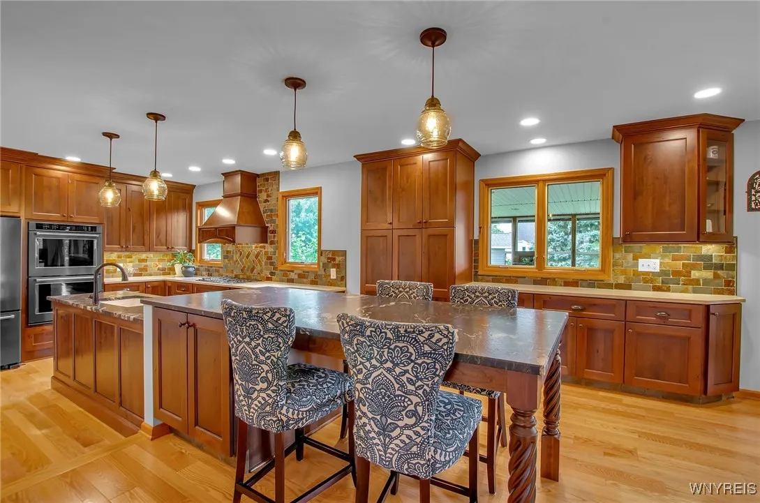 9297 Via Cimato Drive, Clarence, New York 14032, Clarence, New York 14032, 4 Bedrooms Bedrooms, 8 Rooms Rooms,2 BathroomsBathrooms,Residential,Closed,9297 Via Cimato Drive, Clarence, New York 14032,0,B1560612