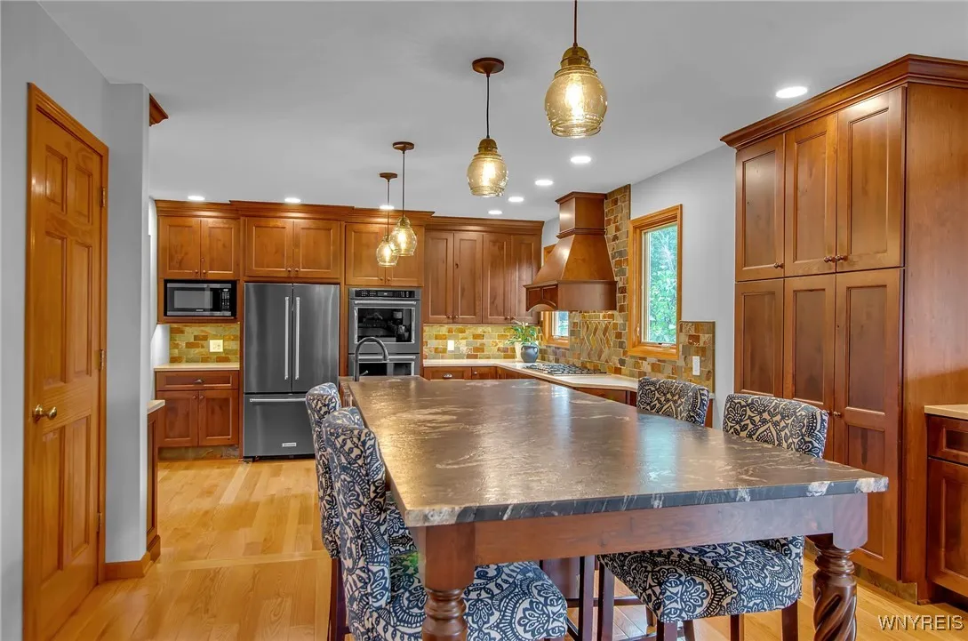 9297 Via Cimato Drive, Clarence, New York 14032, Clarence, New York 14032, 4 Bedrooms Bedrooms, 8 Rooms Rooms,2 BathroomsBathrooms,Residential,Closed,9297 Via Cimato Drive, Clarence, New York 14032,0,B1560612