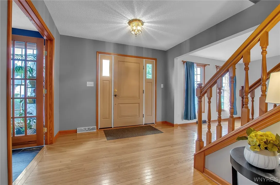 9297 Via Cimato Drive, Clarence, New York 14032, Clarence, New York 14032, 4 Bedrooms Bedrooms, 8 Rooms Rooms,2 BathroomsBathrooms,Residential,Closed,9297 Via Cimato Drive, Clarence, New York 14032,0,B1560612
