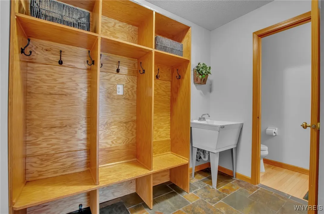 9297 Via Cimato Drive, Clarence, New York 14032, Clarence, New York 14032, 4 Bedrooms Bedrooms, 8 Rooms Rooms,2 BathroomsBathrooms,Residential,Closed,9297 Via Cimato Drive, Clarence, New York 14032,0,B1560612