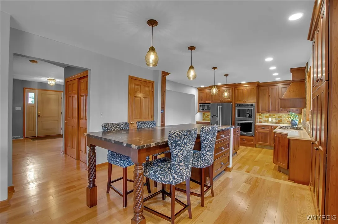9297 Via Cimato Drive, Clarence, New York 14032, Clarence, New York 14032, 4 Bedrooms Bedrooms, 8 Rooms Rooms,2 BathroomsBathrooms,Residential,Closed,9297 Via Cimato Drive, Clarence, New York 14032,0,B1560612