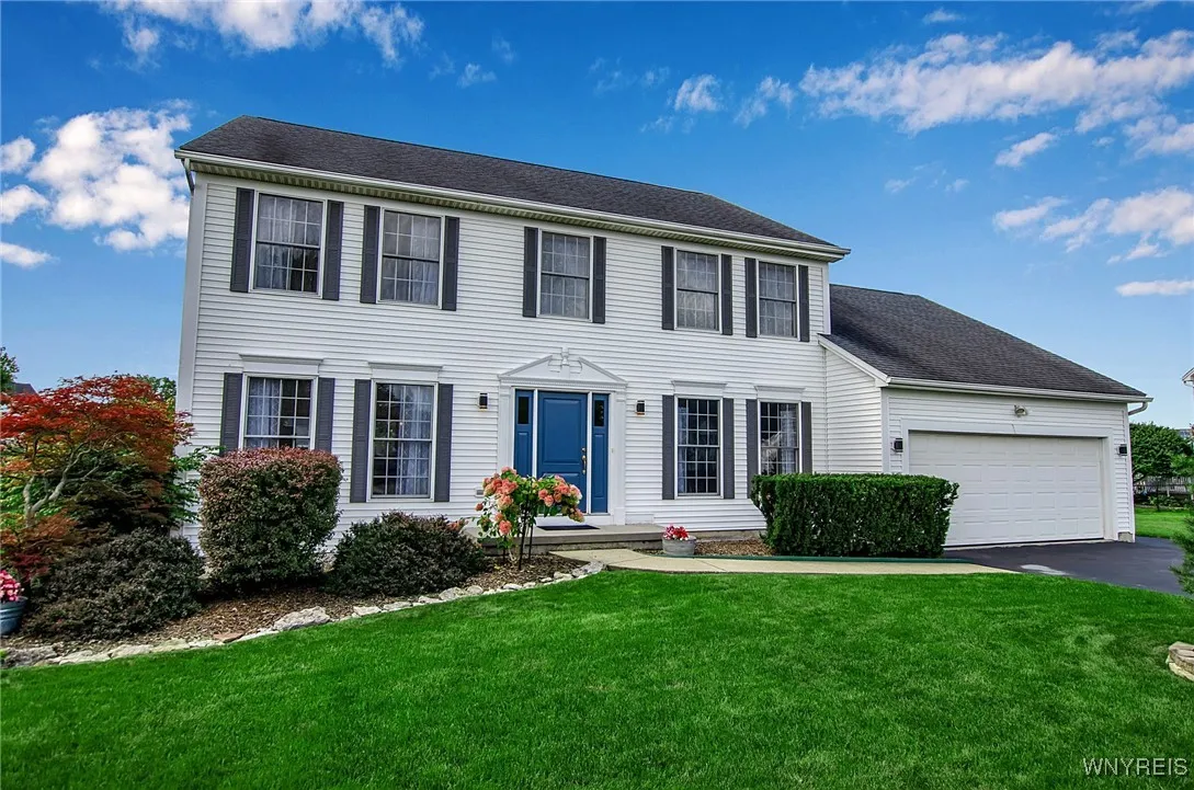9297 Via Cimato Drive, Clarence, New York 14032, Clarence, New York 14032, 4 Bedrooms Bedrooms, 8 Rooms Rooms,2 BathroomsBathrooms,Residential,Closed,9297 Via Cimato Drive, Clarence, New York 14032,0,B1560612