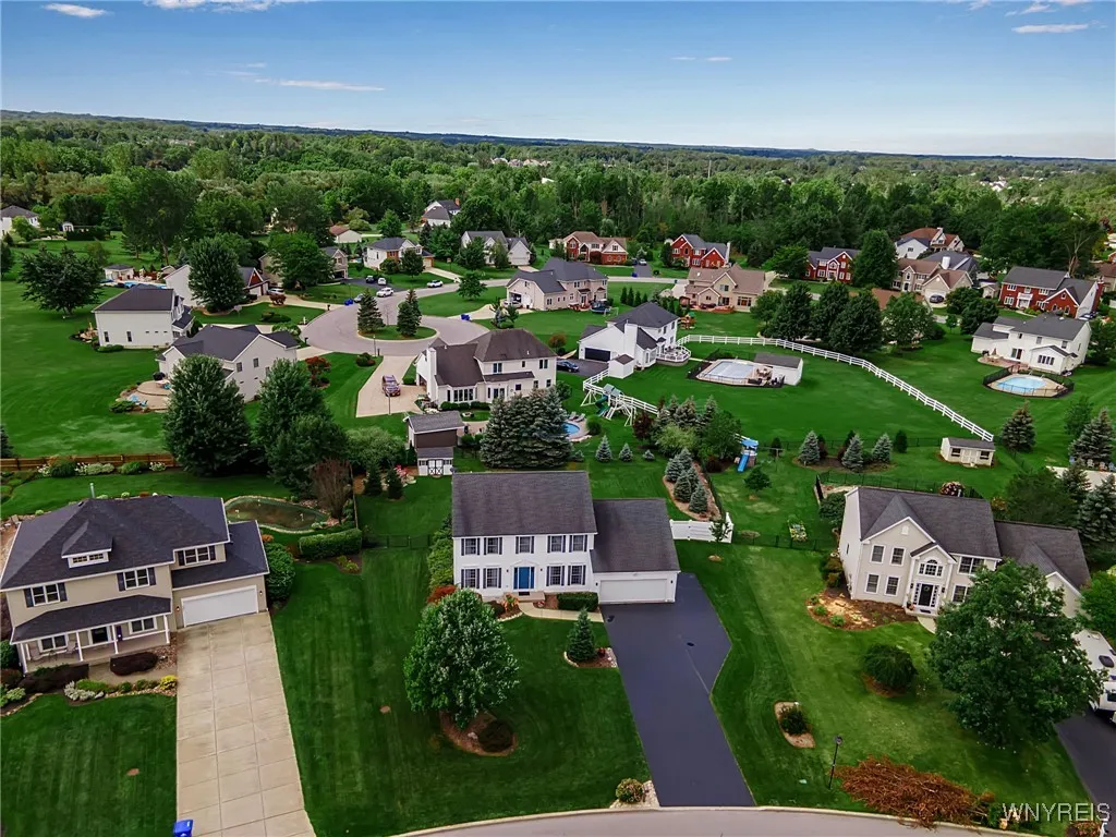 9297 Via Cimato Drive, Clarence, New York 14032, Clarence, New York 14032, 4 Bedrooms Bedrooms, 8 Rooms Rooms,2 BathroomsBathrooms,Residential,Closed,9297 Via Cimato Drive, Clarence, New York 14032,0,B1560612