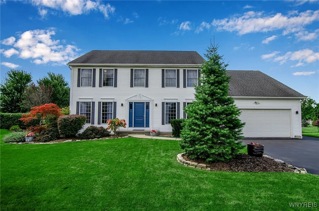 9297 Via Cimato Drive, Clarence, New York 14032, Clarence, New York 14032, 4 Bedrooms Bedrooms, 8 Rooms Rooms,2 BathroomsBathrooms,Residential,Closed,9297 Via Cimato Drive, Clarence, New York 14032,0,B1560612